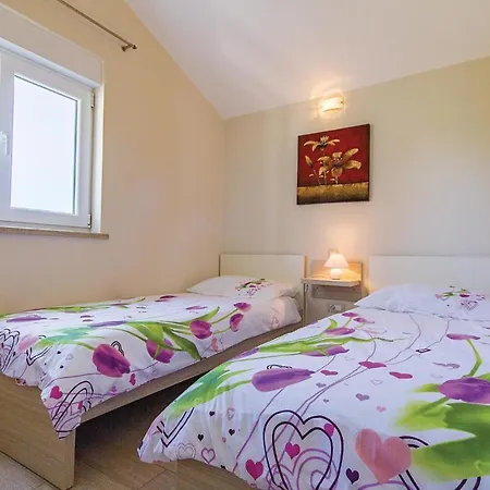 Holiday home Two-bedroom In Pomer